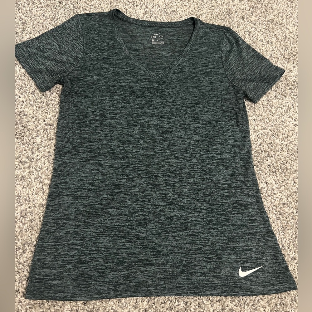 4 (four) size M Nike dri-fit tshirts - Picture 6 of 9